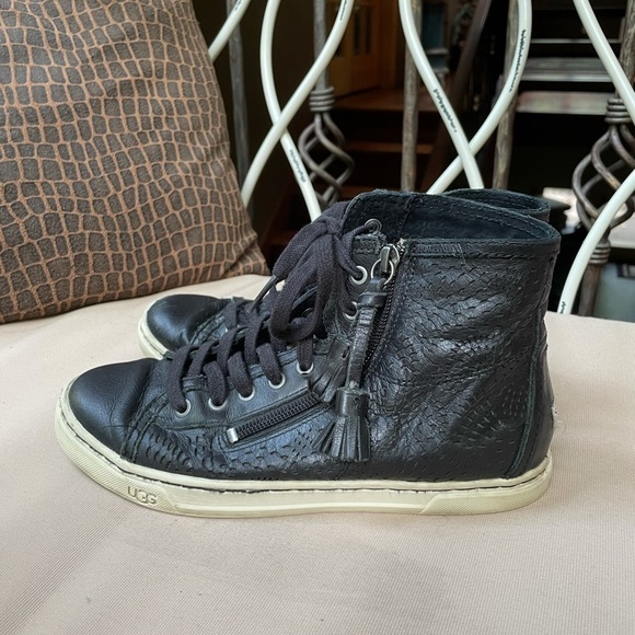UGG Blaney Leather Zipper High Top Sneaker - Picture 7 of 10